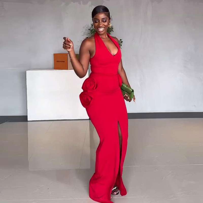 フラワーモチーフホルターネックロングドレス