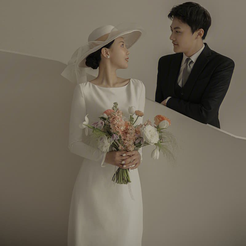 ロングドレス シンプル優美なスレンダーウエディングドレス