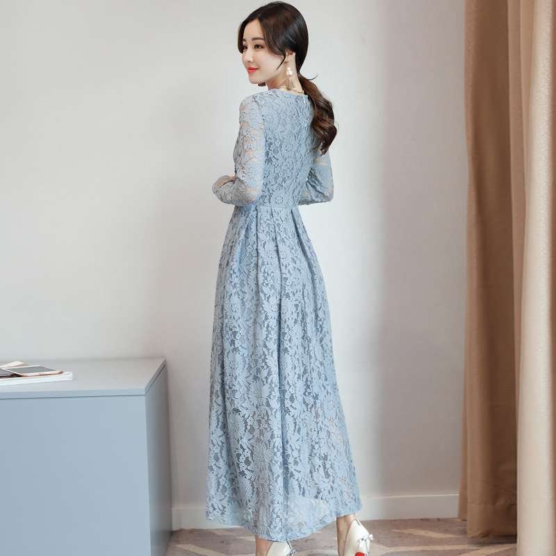 優美なレース編みロングドレス