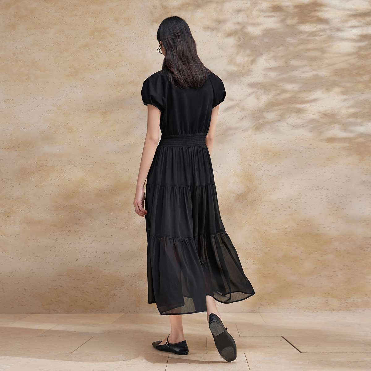 シンプル優美なティアードロングドレス