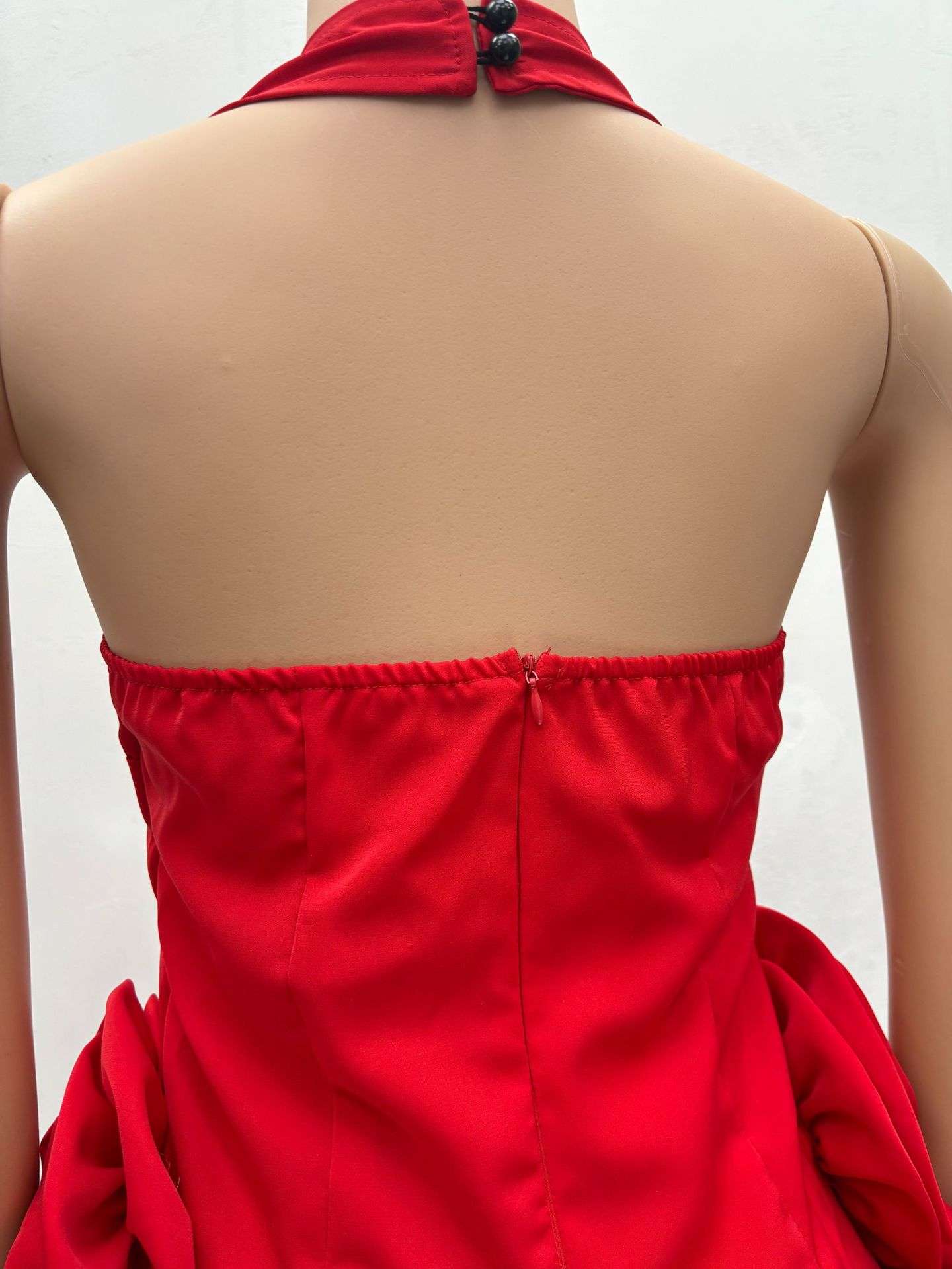 フラワーモチーフホルターネックロングドレス