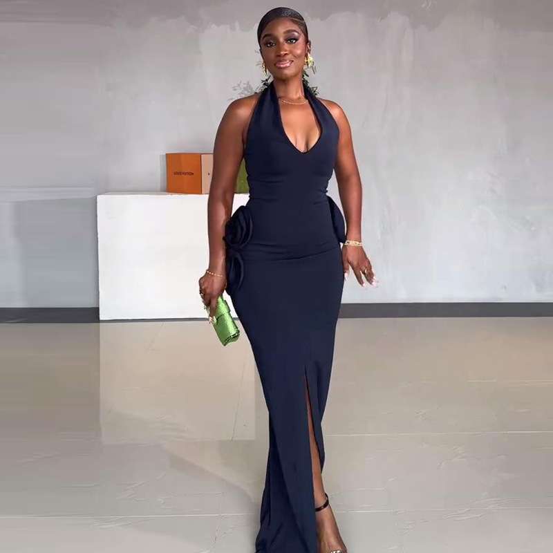 フラワーモチーフホルターネックロングドレス