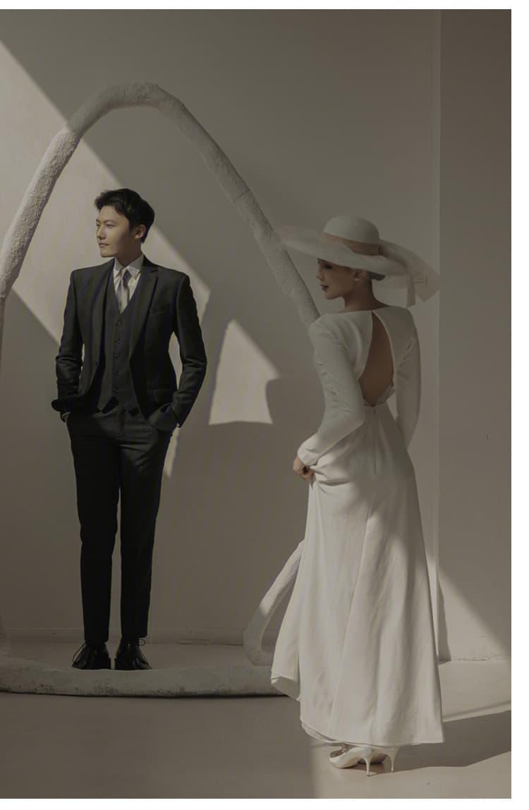 ロングドレス シンプル優美なスレンダーウエディングドレス