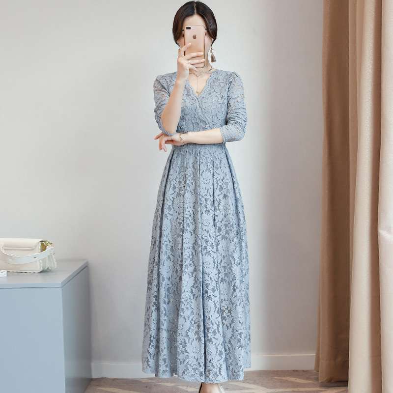 優美なレース編みロングドレス