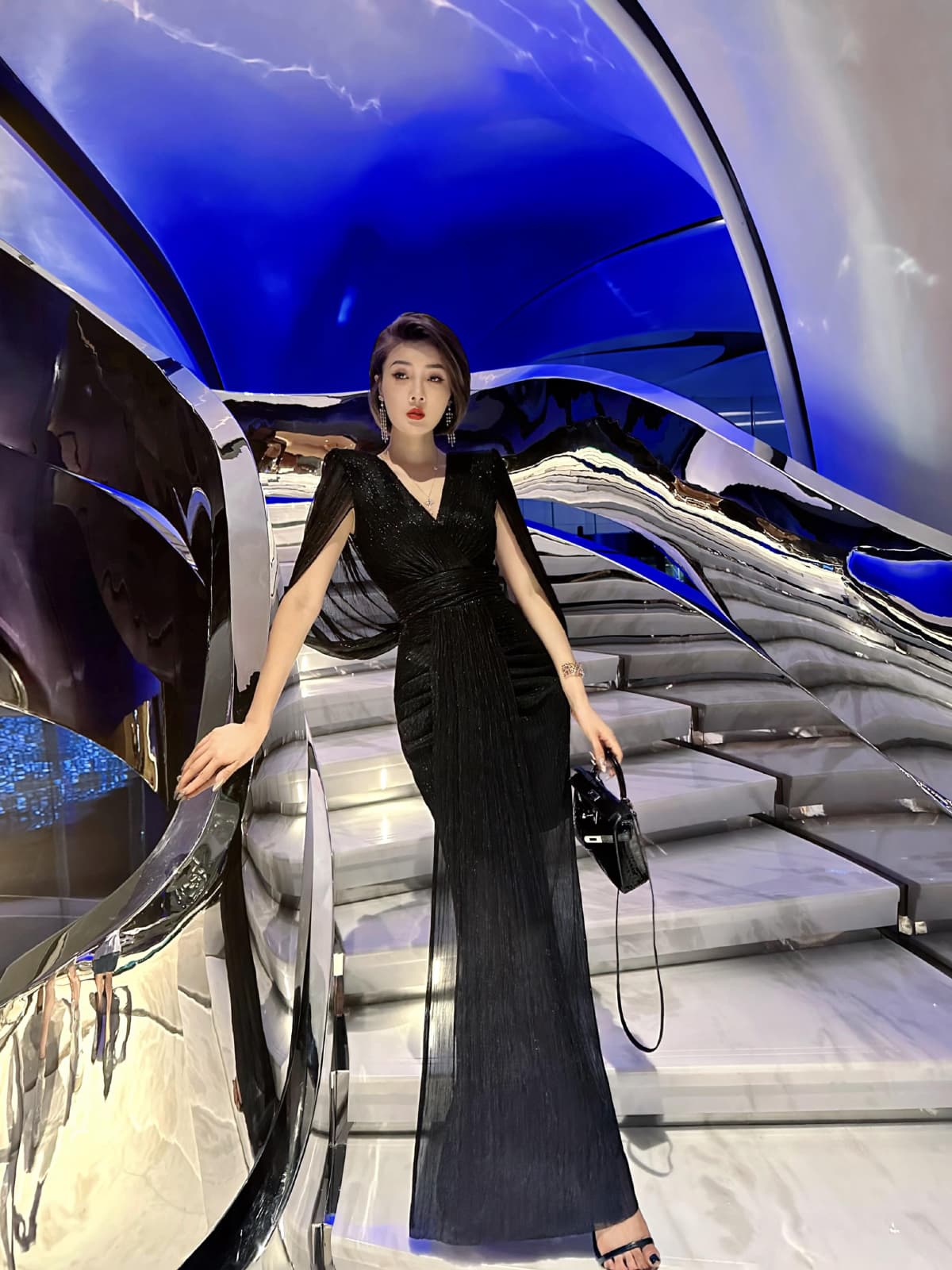 ロングドレス 優美なケープスリーブマーマイドドレス